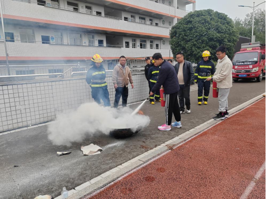 筑牢安全防线，青山铺镇广福中学开展消防安全应急演练