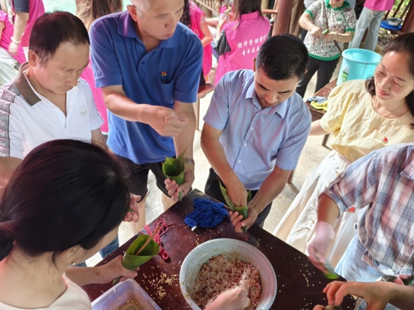 粽情联结筑和谐 党群同心向未来