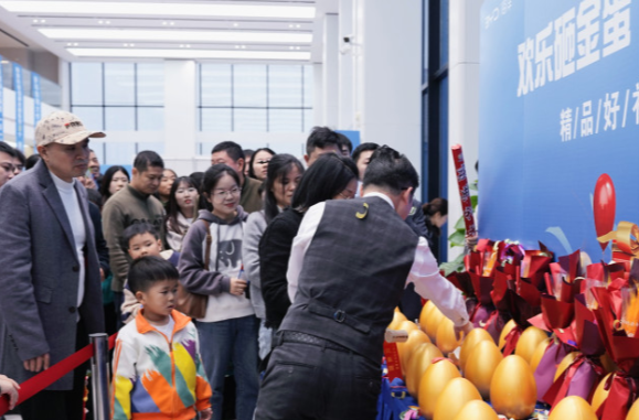 比亚迪湖南最大旗舰店落地星沙 长沙县同频提振车、房、商超消费